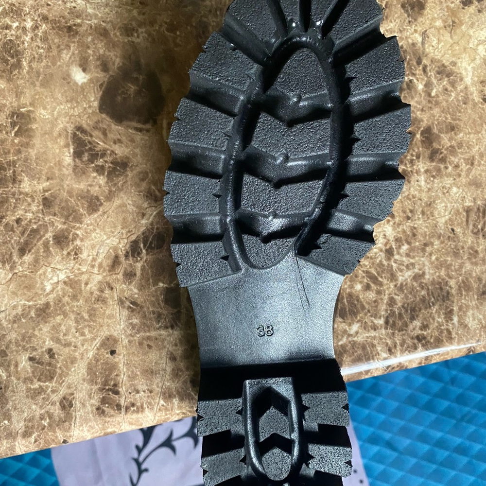 Women’s shoes